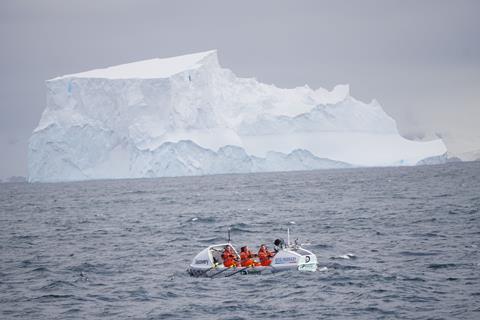 Iceberg rowing