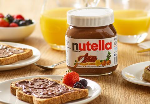 Nutella-Breakfast group low angle_RT