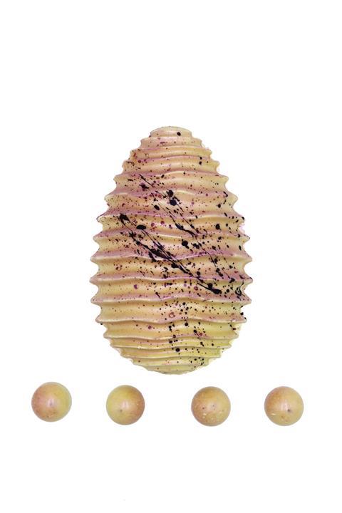 Moser Roth Belgian White Chocolate Ripple Egg With Truffles