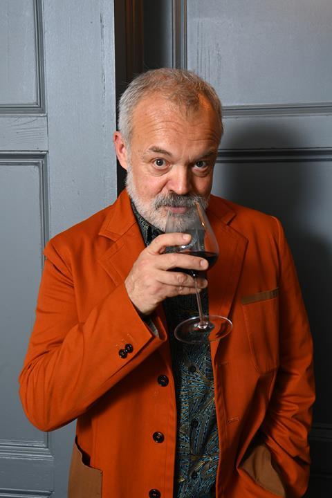 Graham Norton GreatBritishPubQuizOvers_094