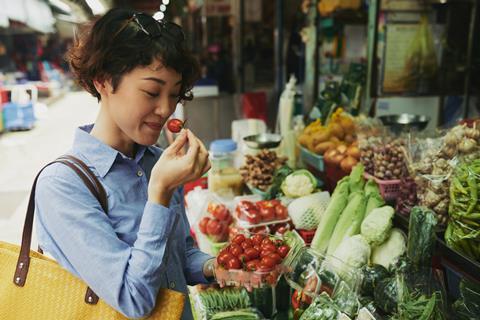 shopper fruit and veg market