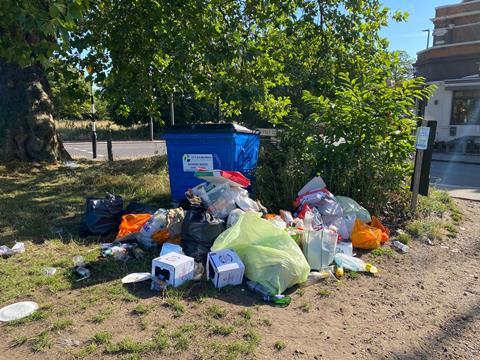 Litter rubbish bins