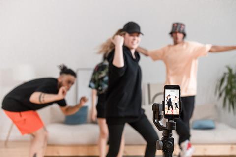 Tiktok dance gen z pexels-ron-lach-8368373