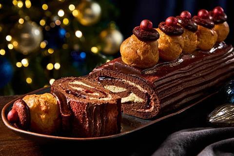 12237_best_profiterole_yule_log_rt_6x4_72dpi_rgb_low