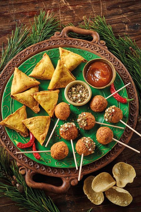 Chicken Curry Samosas 184g Chicken Tikka Lollipops 197g