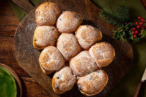 morrisons-christmas-market-street-panettone-chocolate-tree