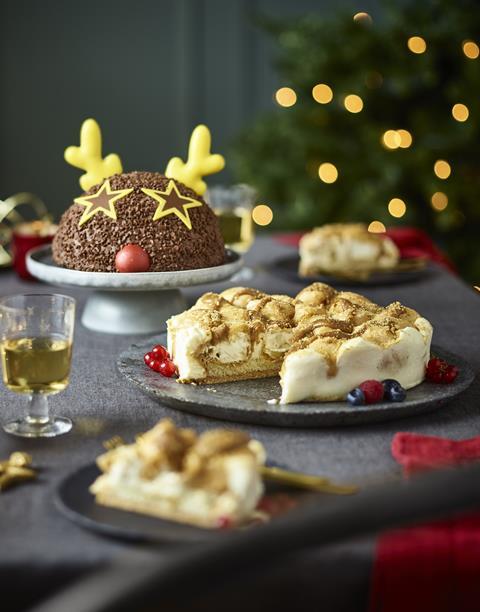 CIJ21_1Tesco Speculoos Profiterole Gateau_RGB