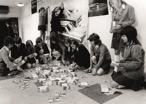 1960s Green shield stamps_Pupils at Peers school