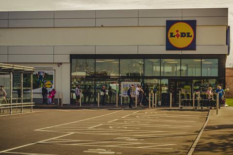 lidl car park queue coronavirus