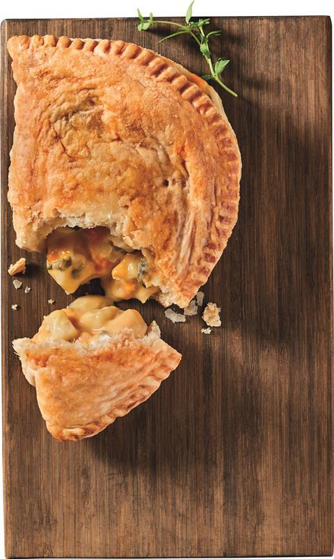 Iceland_Vegan No Moo Cheese & Onion Pasty_Lifestyle