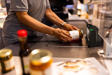retail-photography-lifestyle-front-of-house-grocery-fixed-mount-scanner-checkout