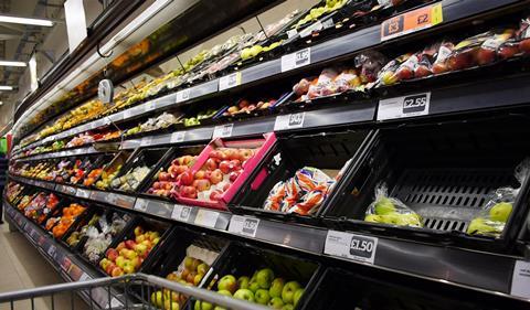 shelf label price fruit apples sainsburys GettyImages-454096809