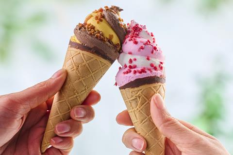 Candy Floss Ice Cream Cone & Bee Cone_02