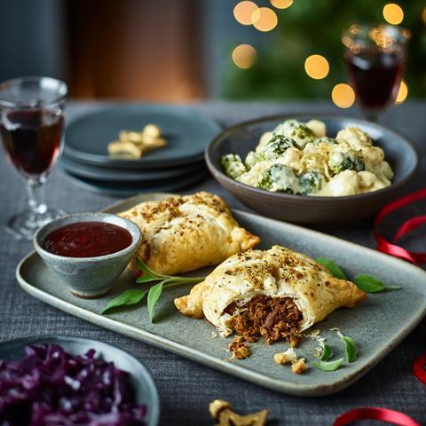 CIJ21_Tesco Plant Chef 2 Festive Parcels with Beet Sauce _ Horseradish Crumb_RGB