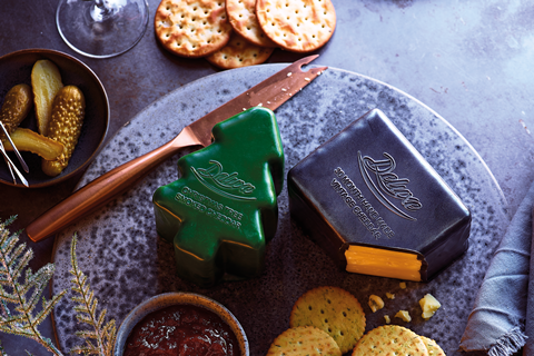 Lidl Chrtistmas Tree Smoked Cheddar & 30 Month Handmade Cheddar