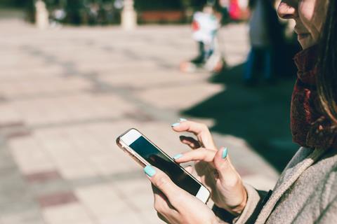 woman on phone (4)