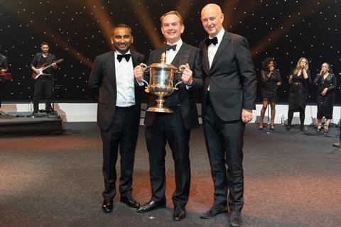 The Grocer Cup - Alex Whitehouse - 260707_thegrocergoldawards_royalalberthall_winnners_020_(Carl Sukonik - www.thevain.co.uk - @thevainphotos)