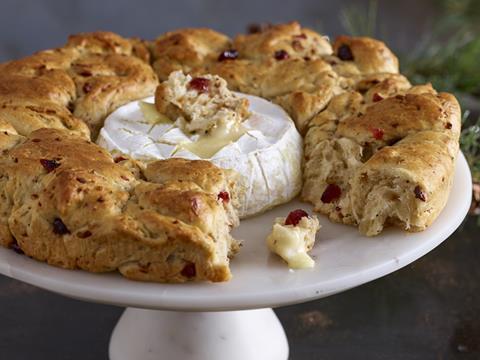 Aldi tear and share Camembert and bread wreath