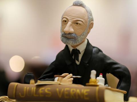 jules verne cake one use