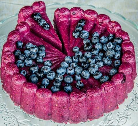 The Insect Cafe - Cricket Berry Cake
