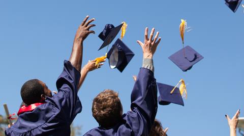 graduates GettyImages-168116616