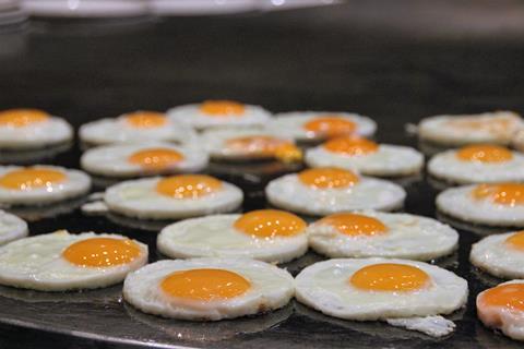 breakfast-cooking-eggs-236812