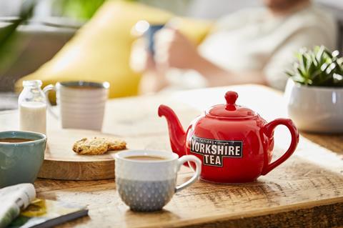 YORKSHIRE TEA BREAKFAST BAR_ON SOFA_039