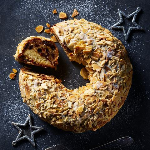 ES Brown Butter & Spiced Dark Rum Stollen Wreath